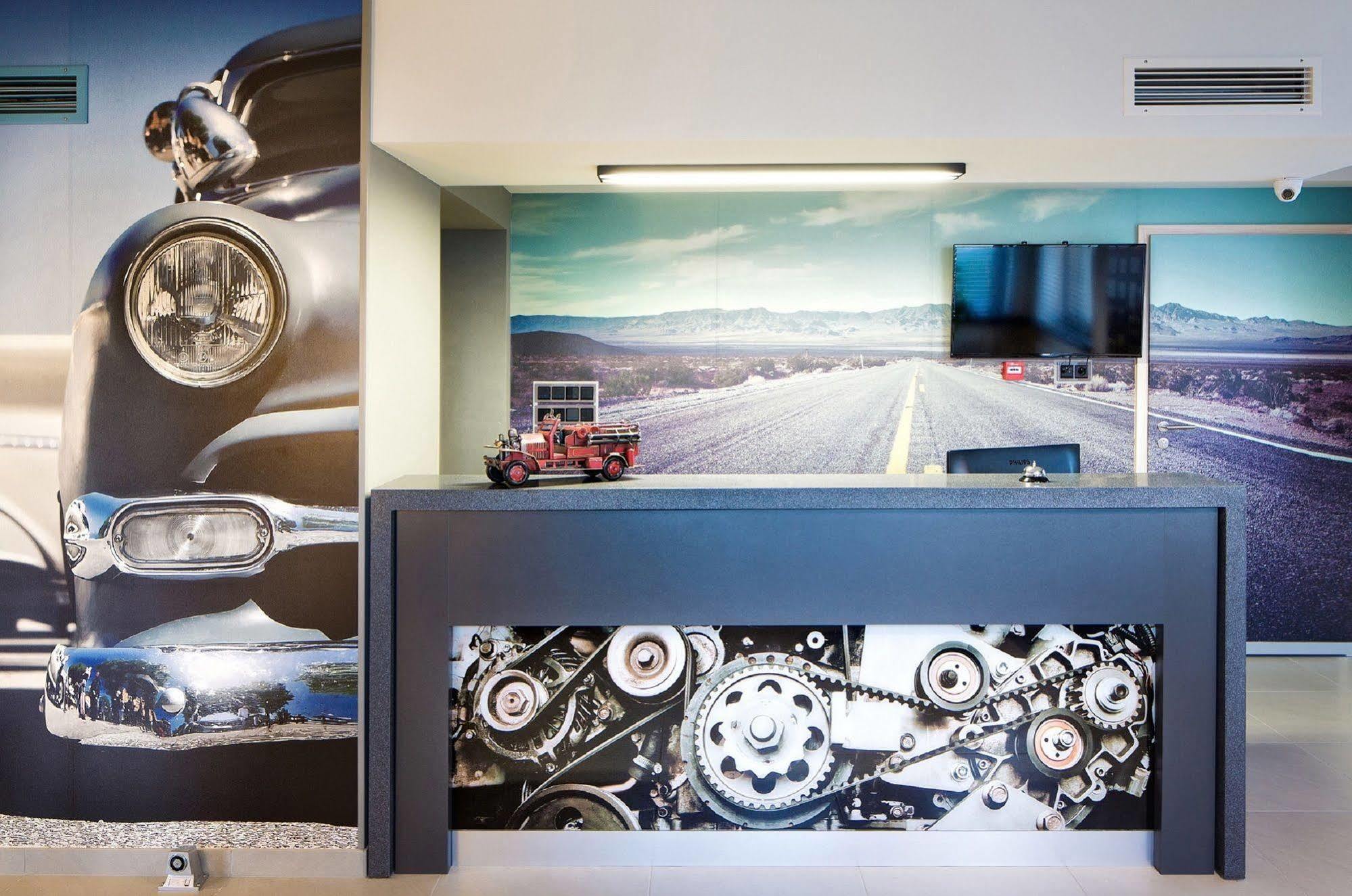 Automobil Hotel Cracovia Exterior foto